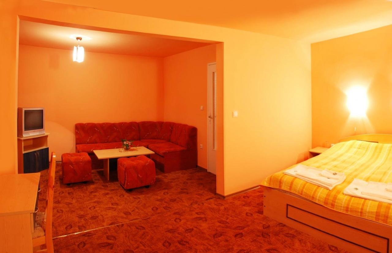 Tourist Center Momina Krepost Hotel Veliko Tarnovo Kültér fotó